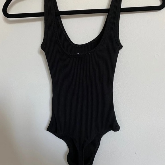 Aritzia Wilfred Ribbed Bodysuit Black - Picture 3 of 4